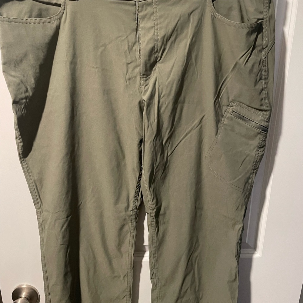 Eddie Bauer Women's Olive Pants